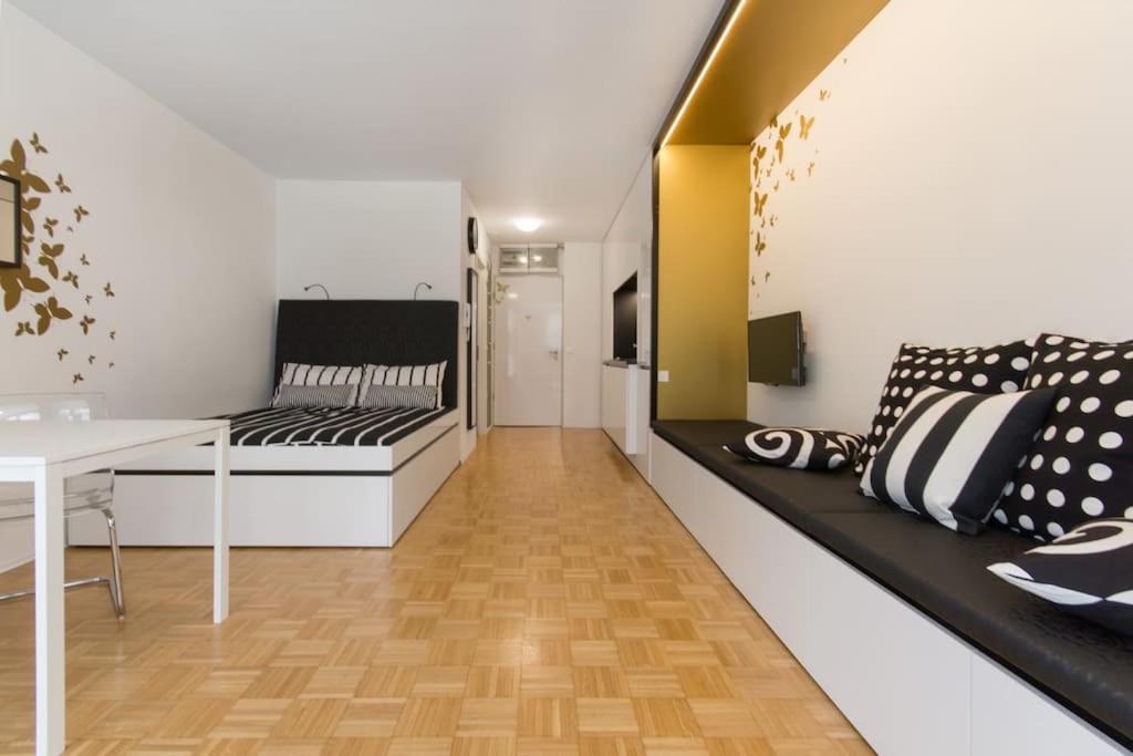 Gorgeous Central Flat With Garage Ljubljana Bagian luar foto